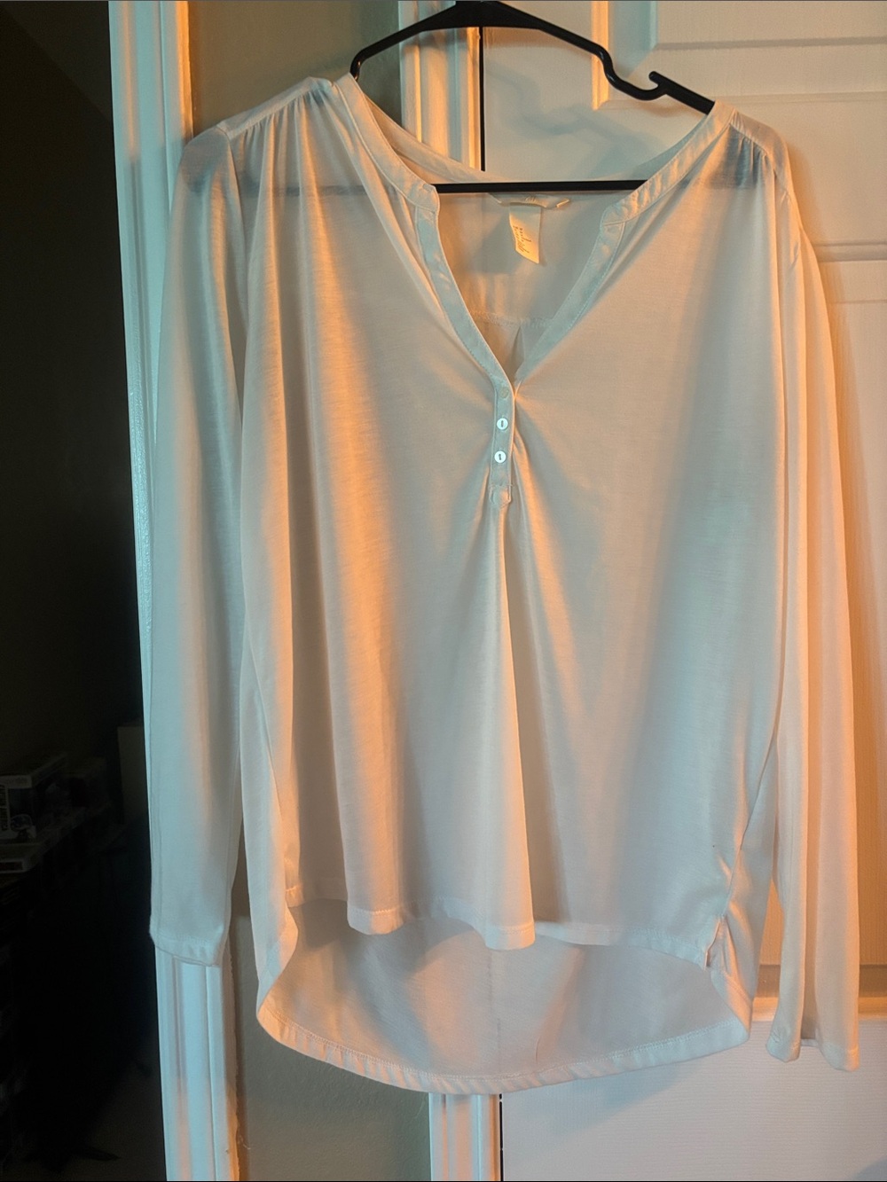 H&M White Long-Sleeve V-Neck Henley Blouse